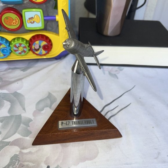 P-47 Thunderbolt Wood Base Pewter Steel Artillery Shell‎ Desktop Model - Picture 2 of 7